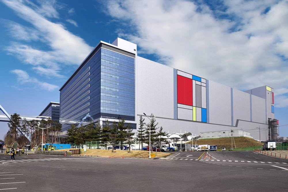 Samsung semiconductor plant in South Korea Samsung semiconductor plant in South Korea